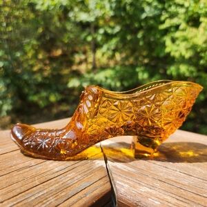 Boyd Gold Daisy and Button Glass Shoe/Slipper w/ Bow Tie YES, IT GLOWS!!!